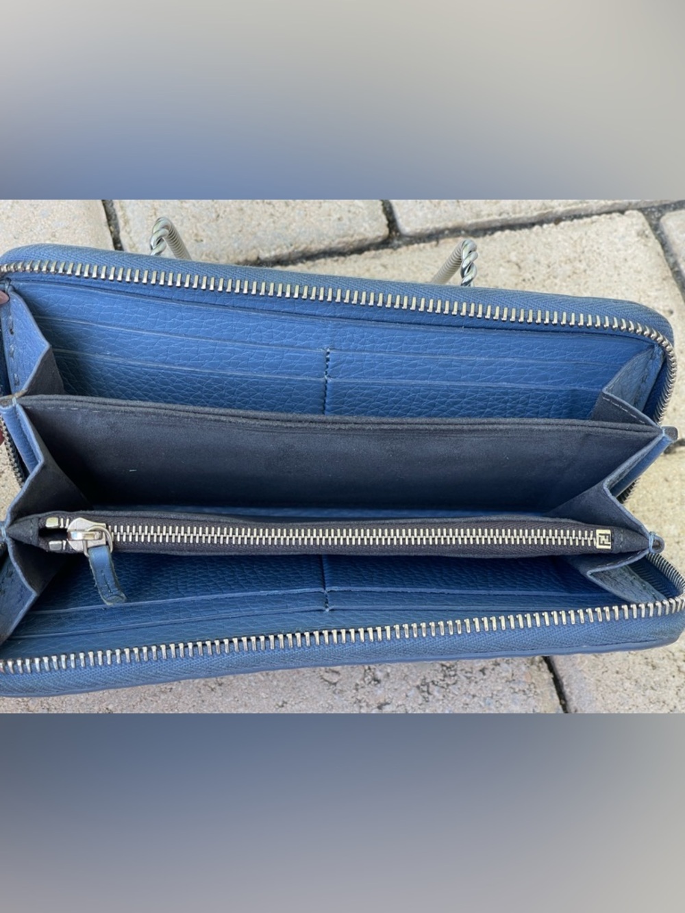 Fendi Selleria zip-around wallet blue soft leather - Picture 7 of 16